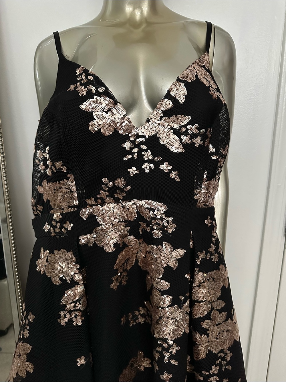 Fashion Nova Farrah fit and flare mini Dress with Rose Gold Sequin Floral 2X - Picture 5 of 15